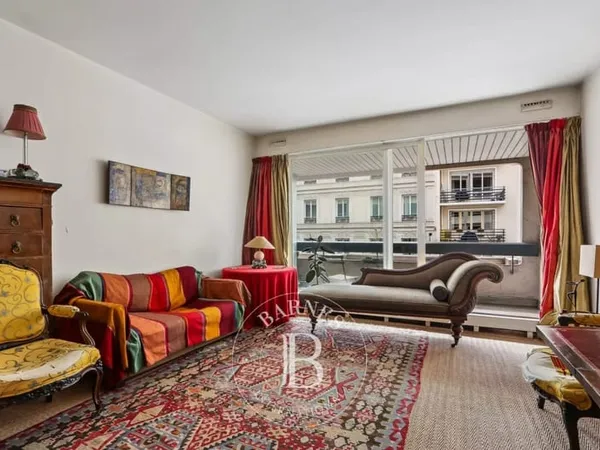 Exclusivité - Paris 6 - Vaugirard / Littré - 100m² - 3 chambres - Balcon
