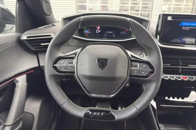 Peugeot 2008 hybrid 145 e-dcs6 — photo 40