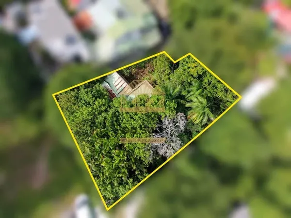 A VENDRE - TERRAIN DE 562 M² ENVIRON - SAINT JOSEPH - 159 000€