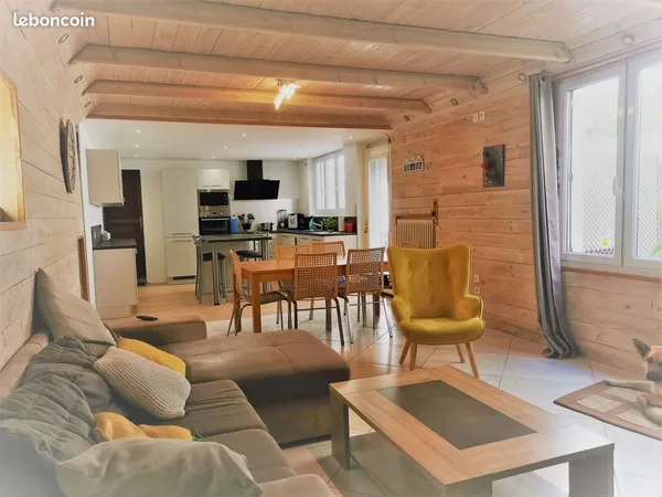 Maison de ville + studio 170m² et garage 200m²