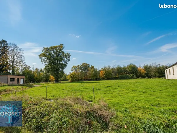 Terrain 699 m² SAINT GEORGES DE REINTEMBAULT
