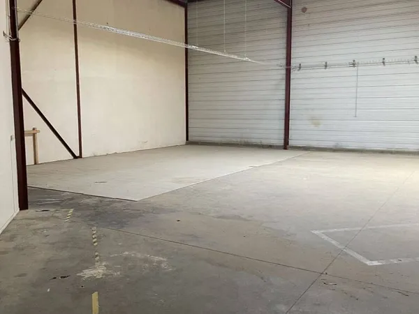Local d'activité 381 m²
