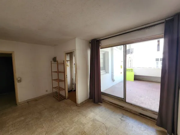 Toulon Centre T1 de Standing de 25 m² avec Grande Terrasse