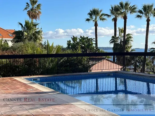 EXCLUSIVITÉ - Studio avec vue mer, piscine et accès privatif plage