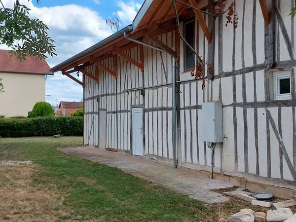 LOCATION MAISON EN COLOMBAGE à DOMPREMY (51)