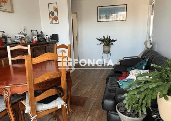 F3 LUMINEUX-53 m2-INVESTISSEMENT LOCATIF-RESIDENCE 1970