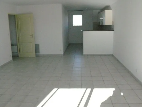 PERPIGNAN-Est-Le Clos Banet-Grd Appt. F3(77m2)1 er ét./2.