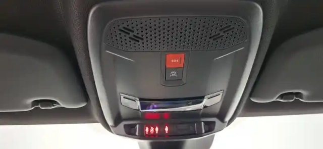 Peugeot 208 hybrid 136 e-dcs6 — photo 17