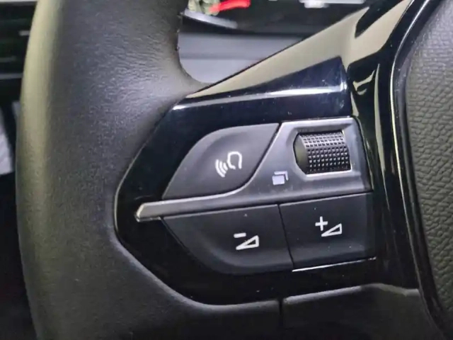 Peugeot 2008 puretech 100 s&amp;s bvm6 — photo 30