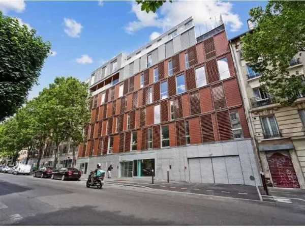 Bureau 1816 m²