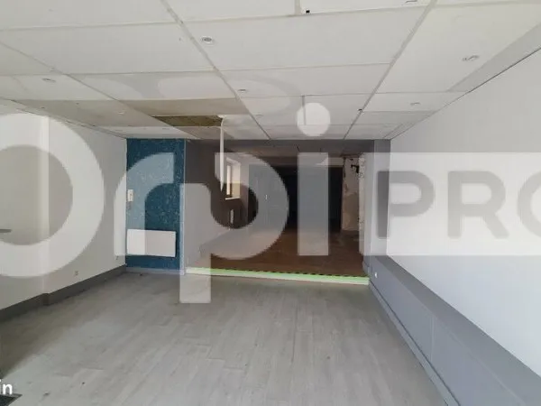 Local commercial 170 m²