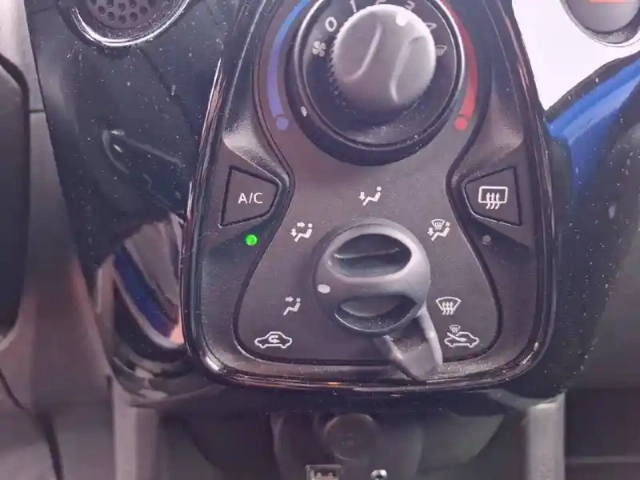 Peugeot 108 vti 72ch s&amp;s bvm5 — photo 20