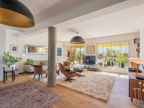 NICE LIBERATION - APPARTEMENT 4 PIECES DE 121M² A VENDRE - DERNIER ETAGE - TERRASSE DE 33M² EXPOSEE 