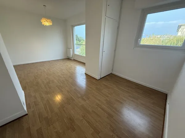 APPARTEMENT F2 - SAINT JEAN DE BRAYE - A VENDRE