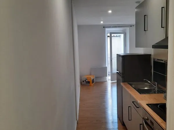 Appartement T1 26 m2 proche Métro Gèze