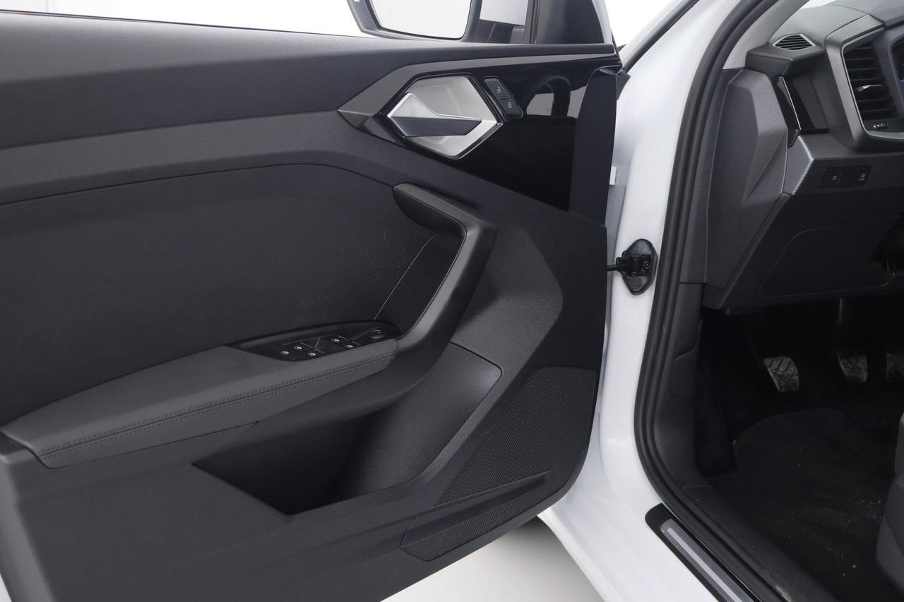 Audi A1 Sportback — photo 16