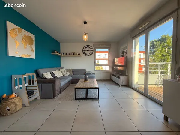 Appartement 3 pieces - 66m2 - Centre Ville La Verpillière
