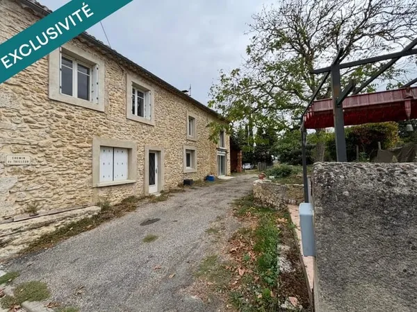 RIBOUISSE  ANCIEN CORPS DE FERME  140 M² HABITABLES  4 CHAMBRES  TERRAIN DE 1 400 M²  VUE DÉGAG