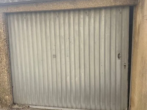 Stationnement Vente Avignon   10000€
