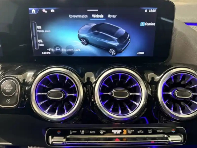Mercedes Gla 200 d amg line — photo 38