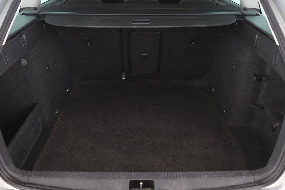 Skoda Octavia Combi 1.6 TDI Drive — photo 16