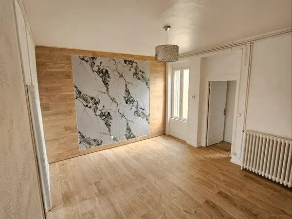 Maisonnette 60 m² avec garage et petit jardin