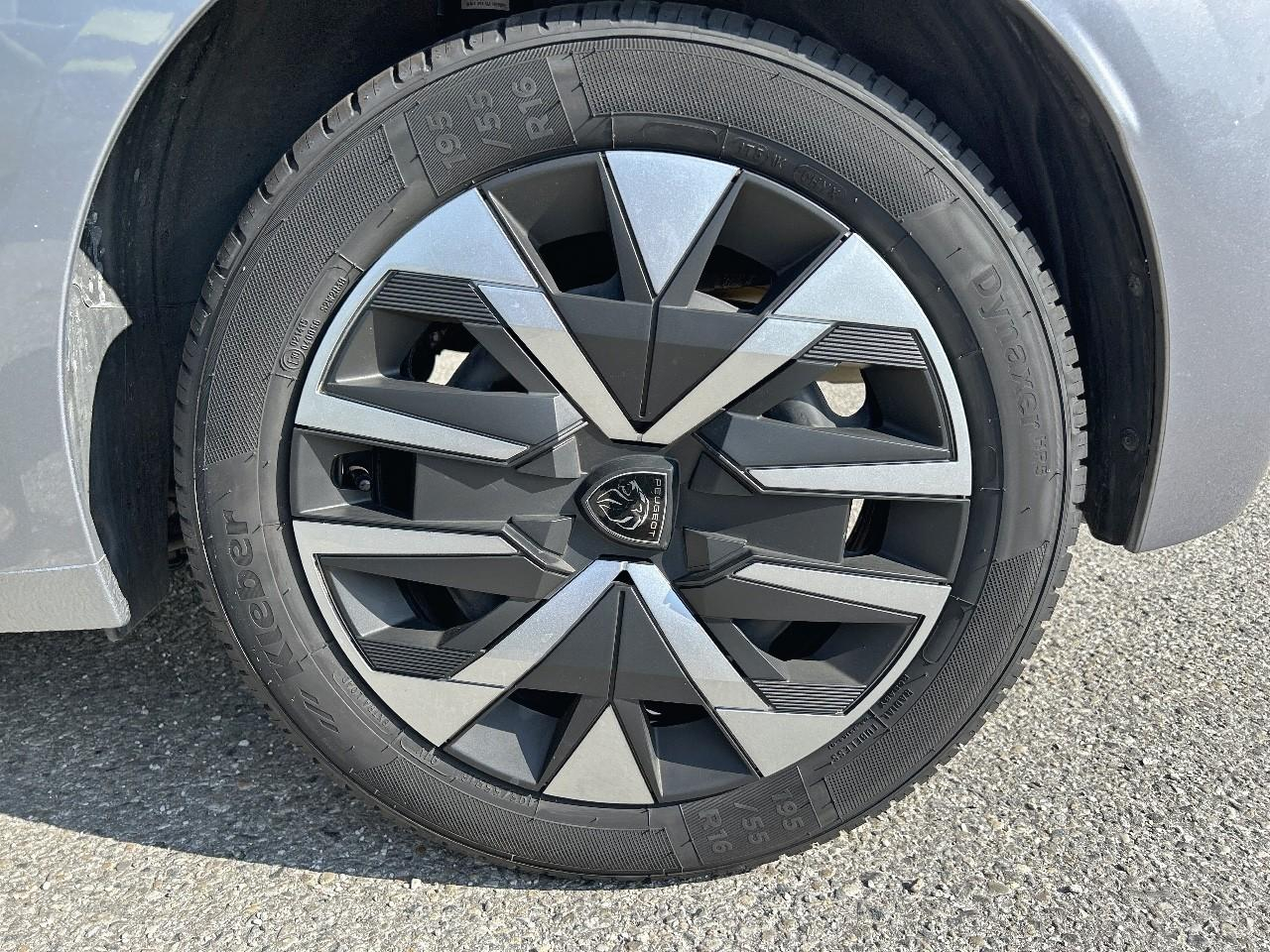 Peugeot 208 1.2 100ch s&s style — photo 11