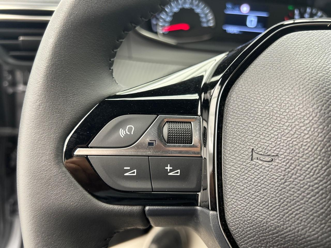 Peugeot 2008 100 s&s bvm6 style — photo 23