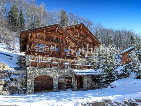 Chalet 6 pièces 390 m²