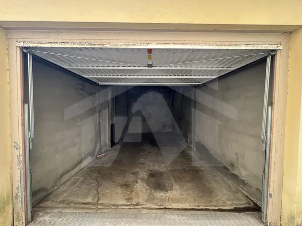 GARAGE - 13M2 - GRENOBLE