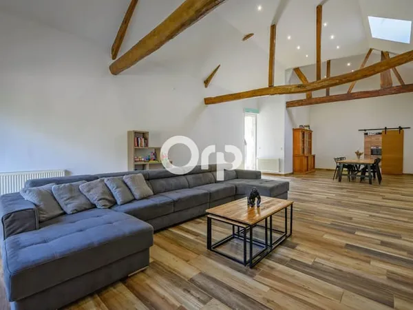 Maison 9 pièces 305 m²