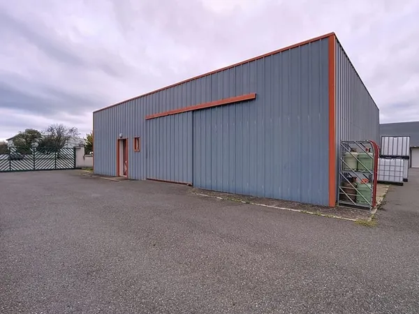 Immeuble commercial 705 m²