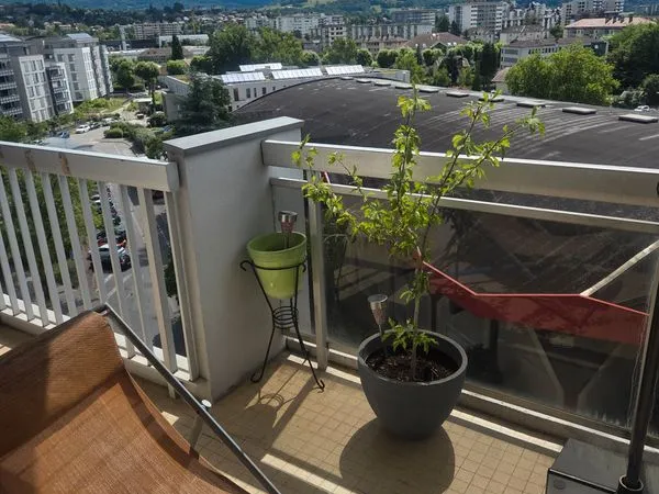 T2 meublé 48 m² — Balcon 14 m² & Vue dégagée Montagnes