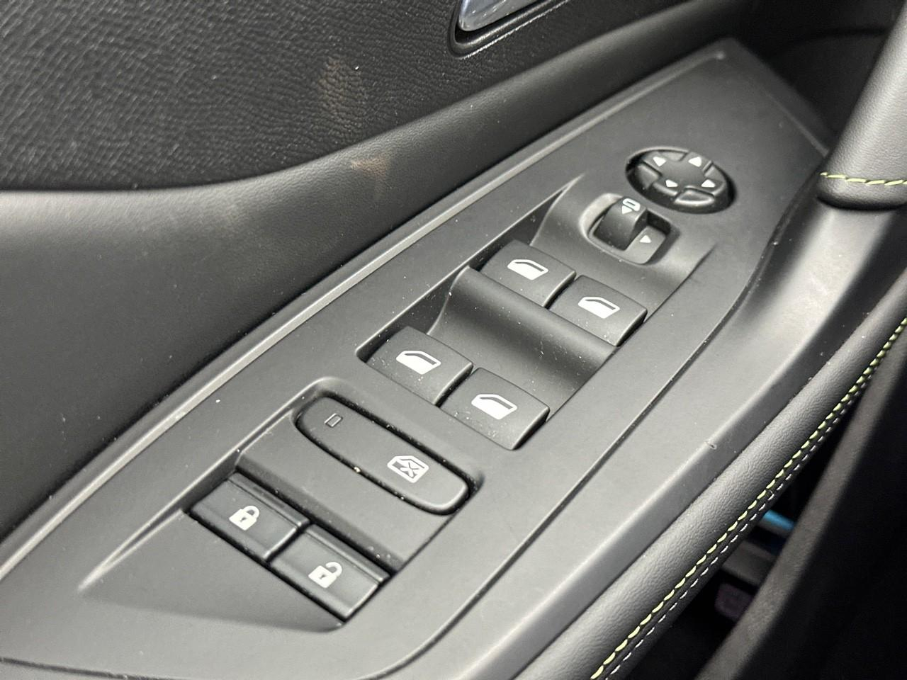 Peugeot 408 hybrid 145 e-dcs6 gt — photo 16