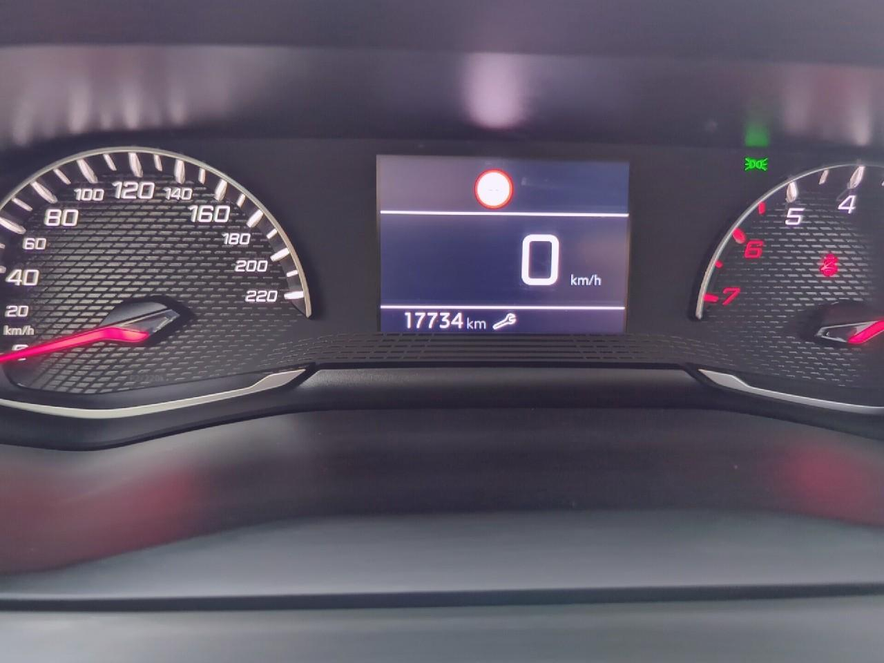 Peugeot 2008 100 s&s bvm6 style — photo 24