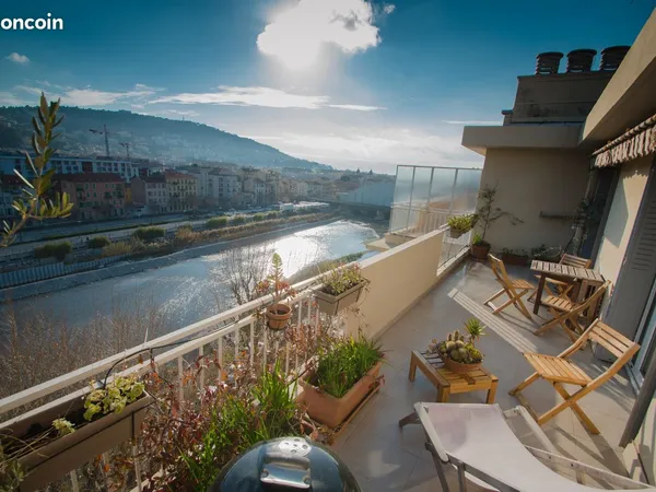 Lumineux appartement au dernier étage