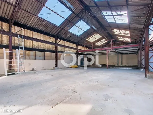 Local bureaux 250 m²