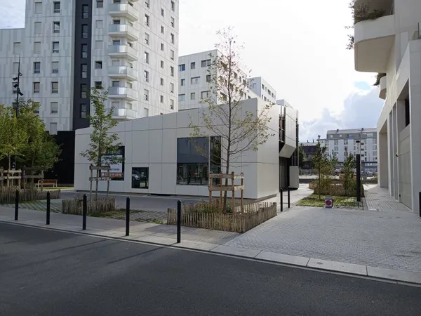 Local commercial 383 m²