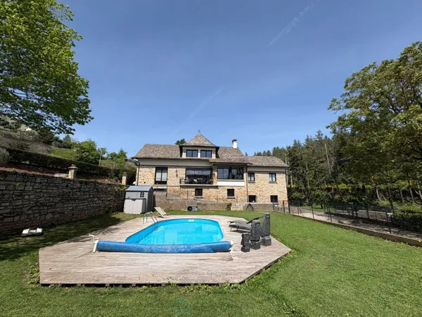 Maison de caractère 11 pièces 274 m²