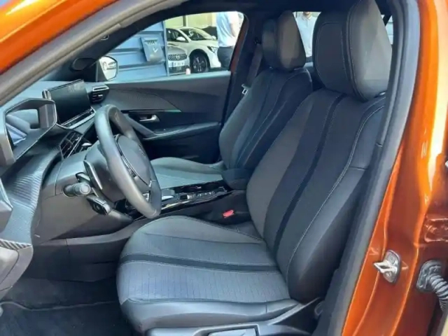 Peugeot 2008 1.2 puretech 130ch s&amp;s allure eat8 7cv — photo 6