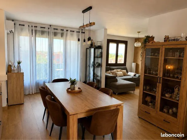 Appartement 86 m² rénové - 3 chambres, balcon et loggia