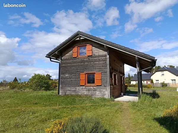 Chalet madrier bois aumon aubrac jamais habite 60m2