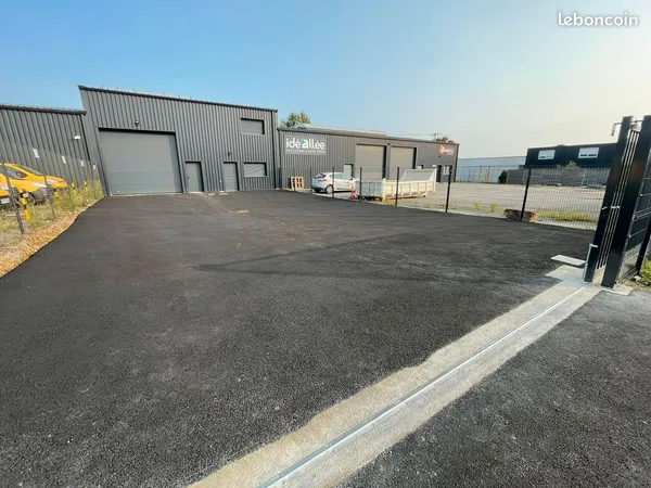 BÂTIMENT ENTREPÔT / LOCAL D'ACTIVITÉ / COMMERCE NEUF DE 260 m²