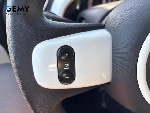 Renault Twingo iii e-tech — photo 15
