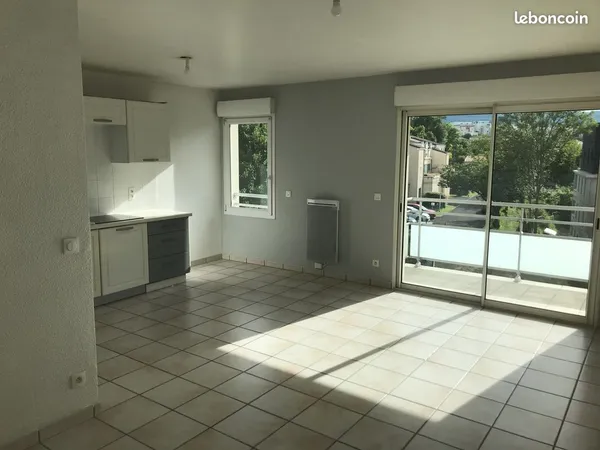 T2 48 m² avec balcon + garage + Vue sur le Puy de Dôme