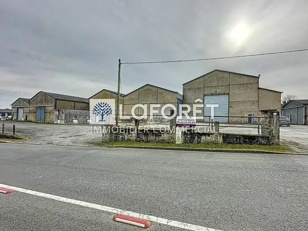Entrepôt - Local industriel 745 m2 - Parthenay