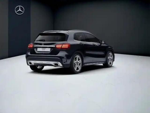 Mercedes Gla 200 d fascination — photo 22