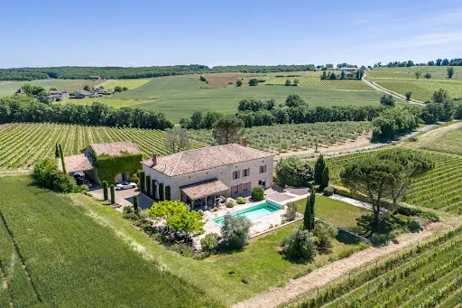 Maison 10 pièces 382 m²