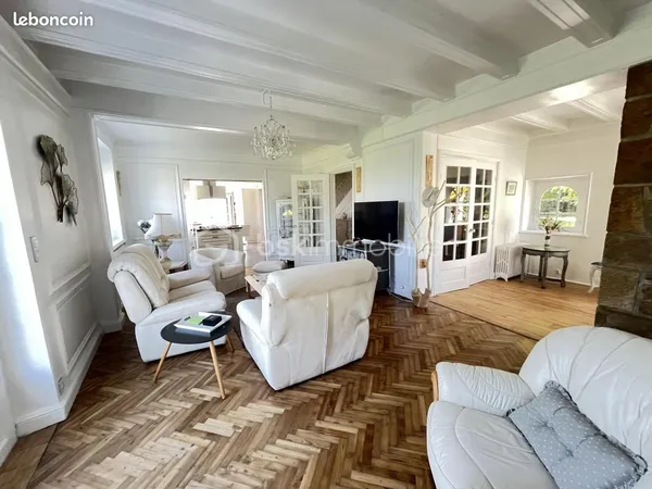 Maison 8 pièces 186 m²