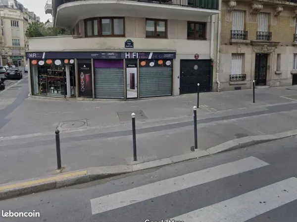 Local 105 m² Paris